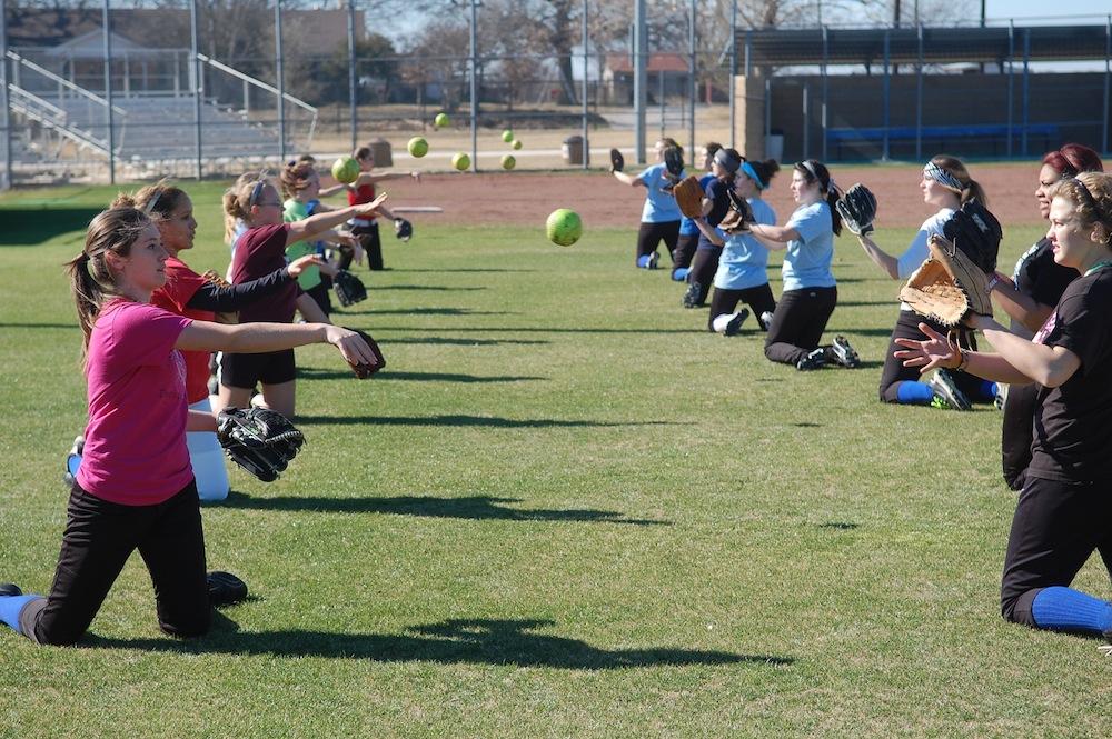 Softball+prepares+for+upcoming+season