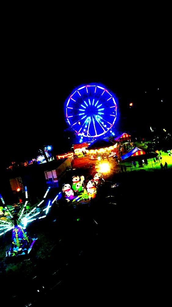 A view of the ferris wheel and more as seen at Reunion