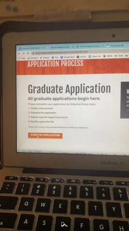 With September coming to a close, seniors focus their attention on applying to colleges. Whether that be in or out of state, seniors are weighing their options and completing the application processes.
